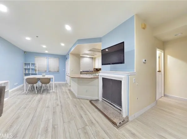 332 W Summerfield Cir, Anaheim, CA 92802