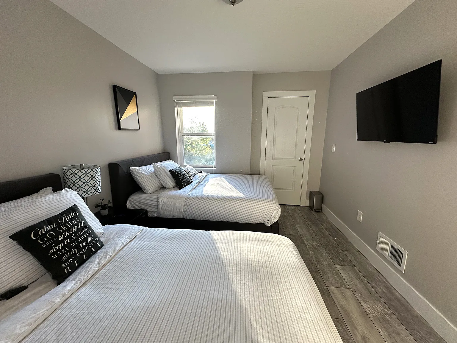 2 bed, 1180 sqft, $2,500 — Photo 3