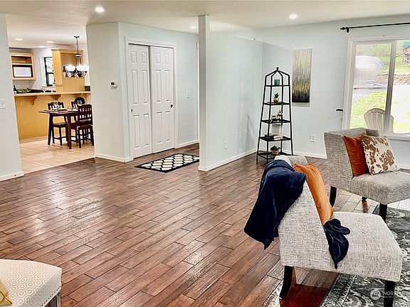 5th image of 2530 86th Ave NW