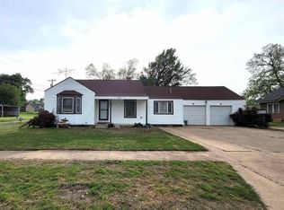 1107 N 7th St, Perry, OK 73077