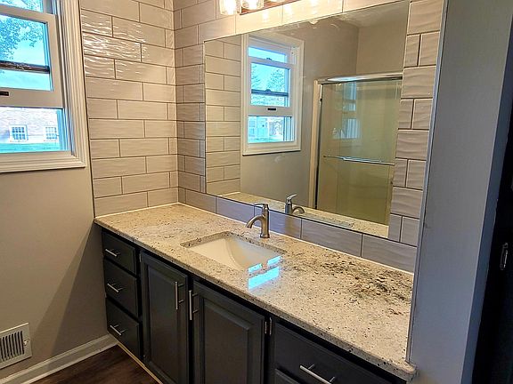 Main floor Bathroom