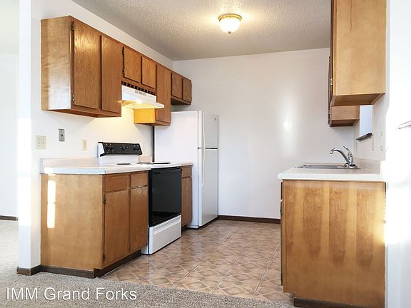3rd image of 734 Great Plains Ct