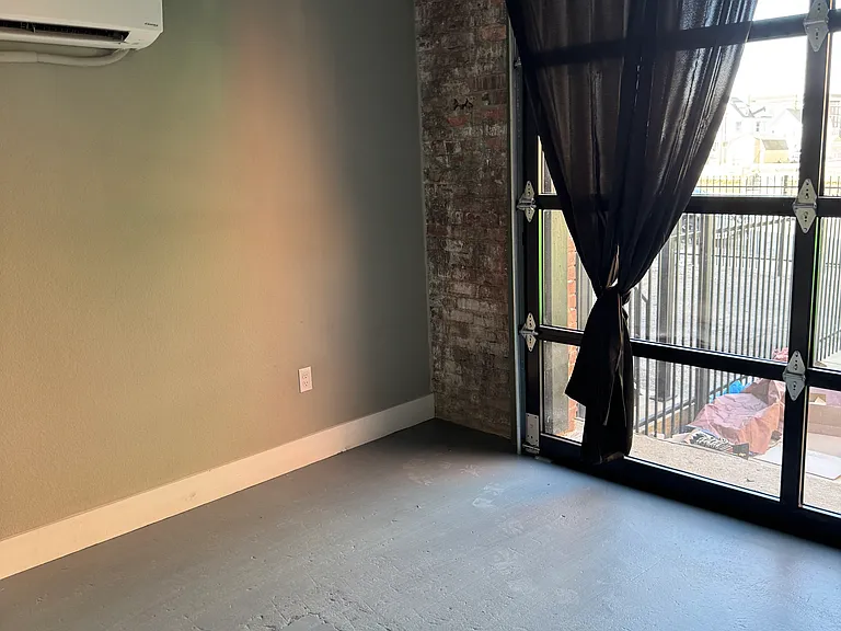 223 W 3rd St #104 — Photo 33