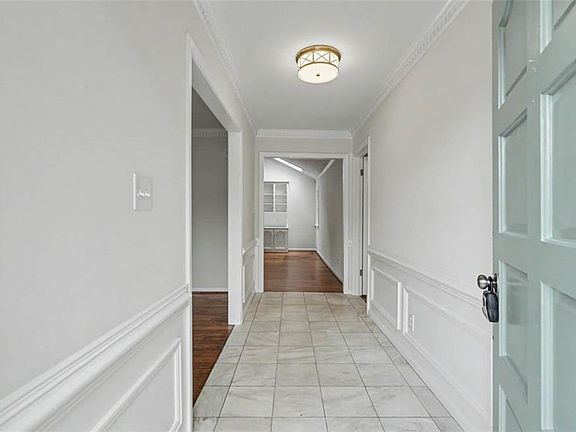 5th image of 904 Stockbridge Dr