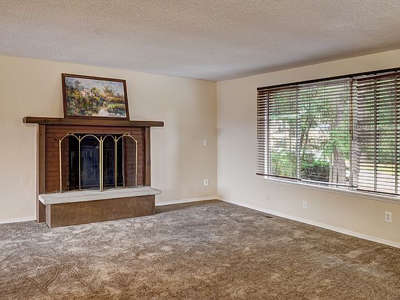 4th image of 13905 Crestview Cir NW