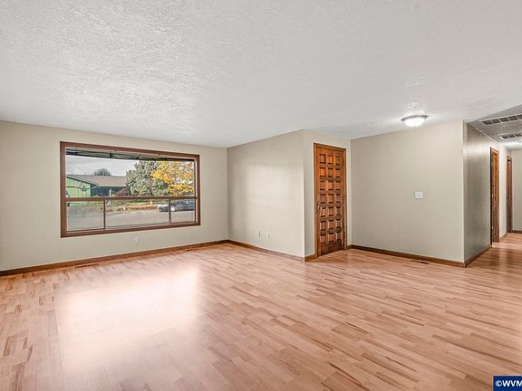 5th image of 319 Marr Ct N