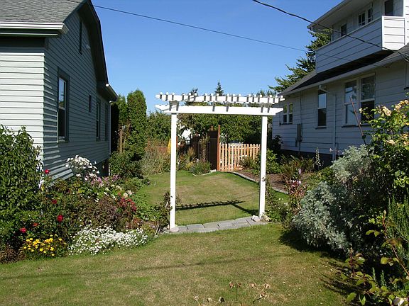 East Side yard