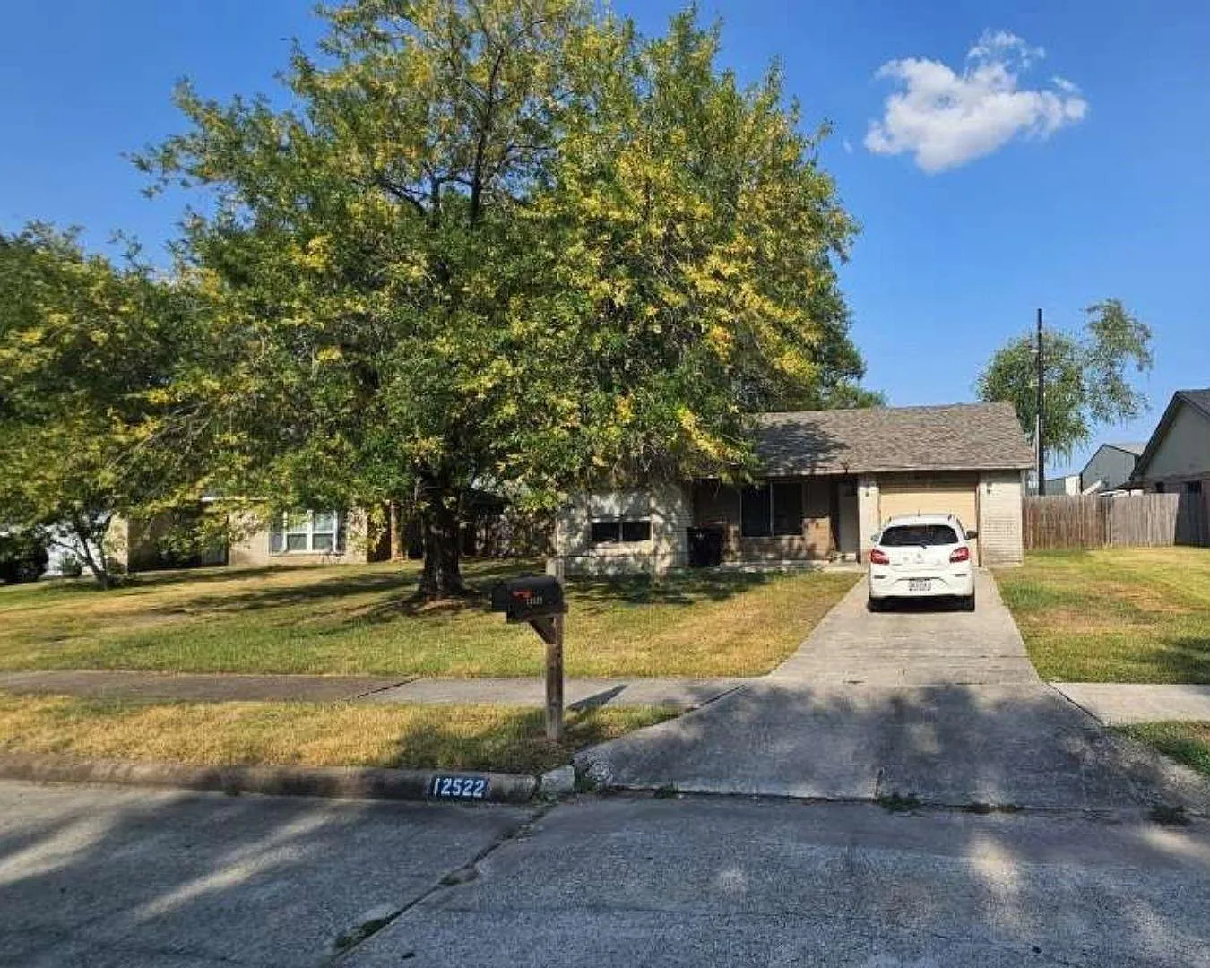 3 bed, 1.0 bath, 995 sqft, $1,650 — Photo 1