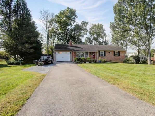 18339 Woodside Dr, Hagerstown, MD 21740