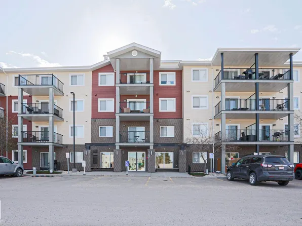 7711 71st St NW #303, Edmonton, AB T6B 3W3