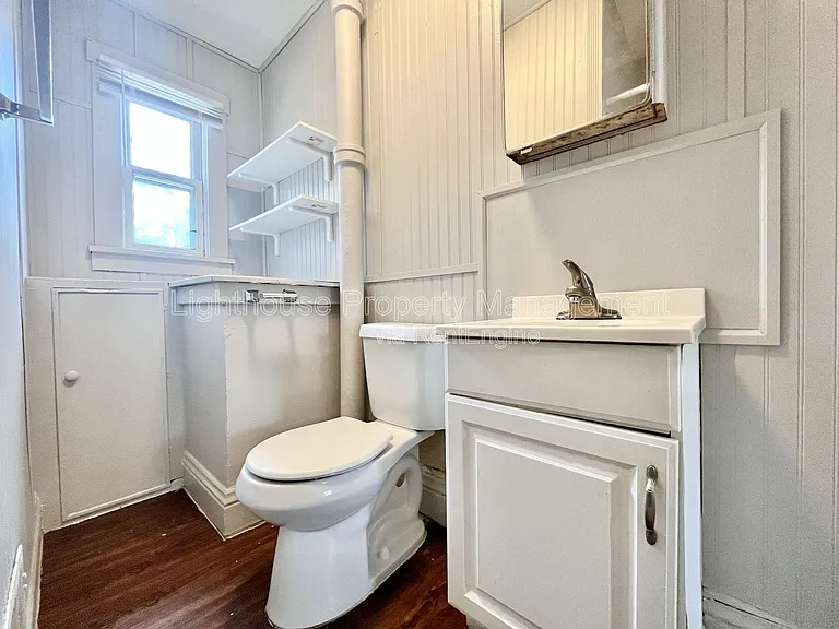 1126 Holt St — Photo 10