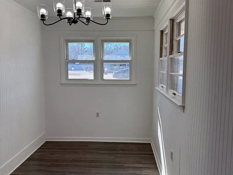 365 Whittaker Pkwy — Photo 5