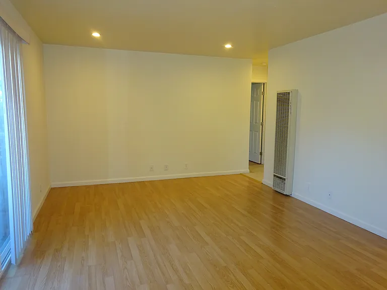 1600 Broadway St #6 — Photo 15