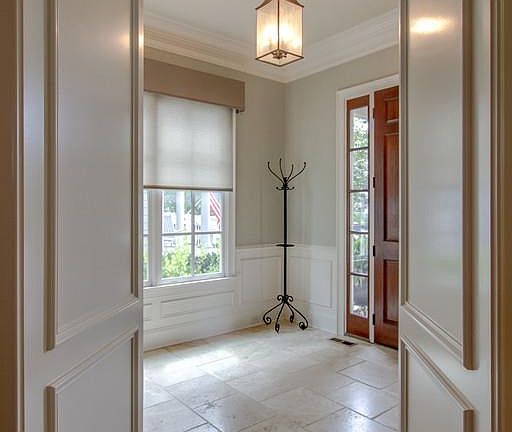 3rd image of 1570 Westhaven Blvd