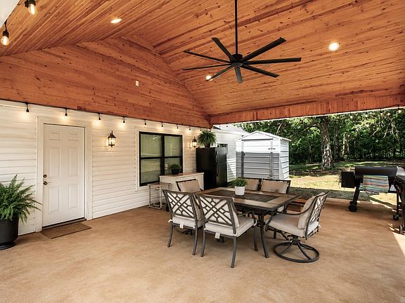 3rd image of 4 Cozy Ln