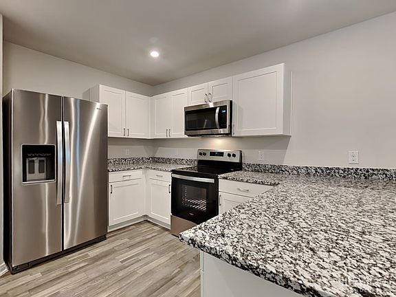 5th image of 10126 Cerritos Dr