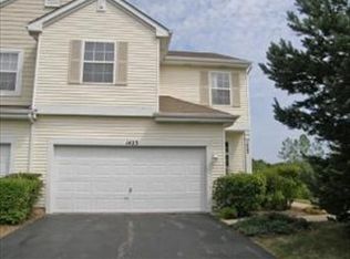 1423 Meadowsedge Ln, Carpentersville, IL 60110