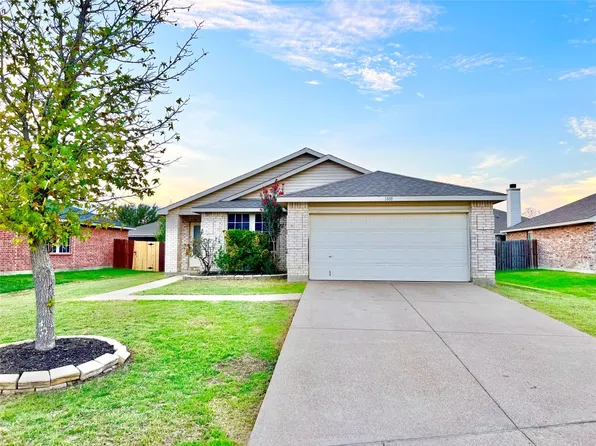 1408 Krista Dr, Burleson, TX 76028