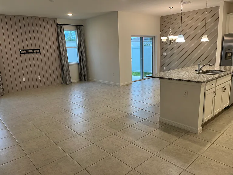 1658 Blue Lagoon Cir — Photo 9