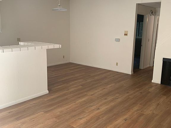 2nd image of 2572 S Centinela Ave #3