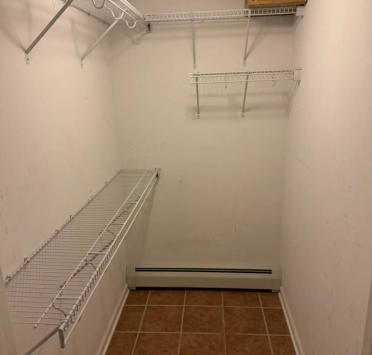 4 bed, 2900 sqft, $1,400 — Photo 3