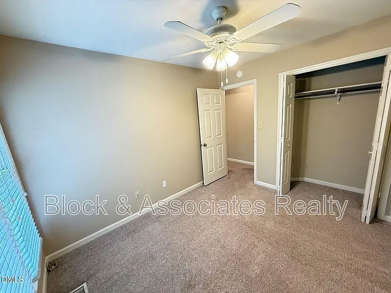 120 Greenmont Ln — Photo 17