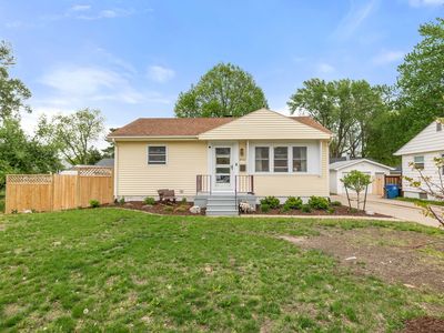 2015 50th Pl, Des Moines, IA, 50310