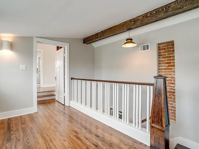 1405 S Henderson St — Photo 41