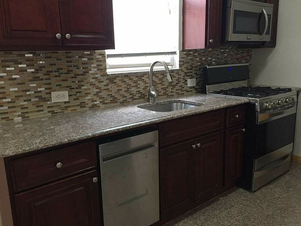 1st image of 25-12 37th St #1L