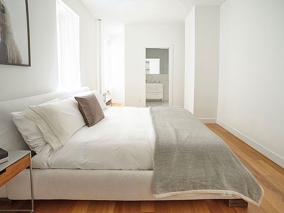 4th image of 308 W 97th St APT 44