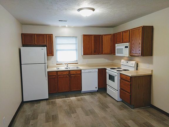 2nd image of 6417 Burlington Ave APT 3