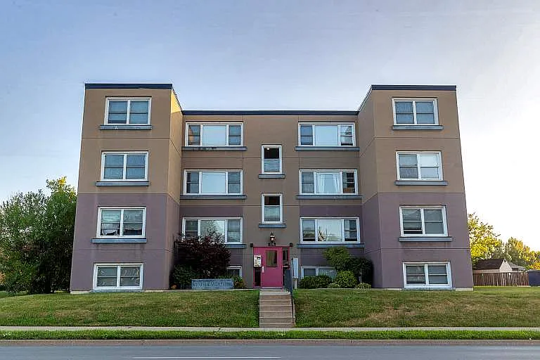143 Westchester Cres — Photo 12