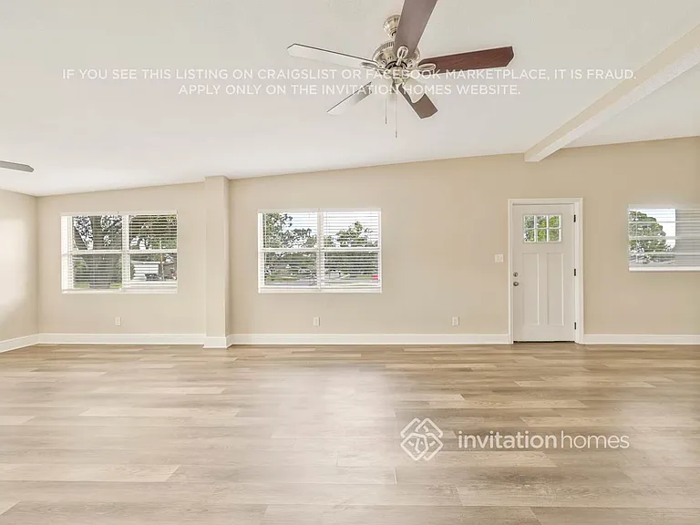 2412 Martinwood Dr — Photo 2