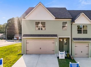 1805 Bennett Village Dr, Maryville, TN 37804
