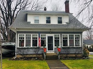 8 Pershing Ave, North East, PA 16428