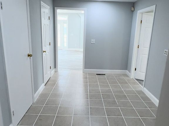 2nd image of 95 New Canaan Ave APT 2