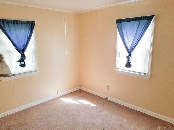 4th image of 1374 Kingsley Ave