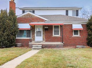 16705 Toepfer Dr, Eastpointe, MI 48021