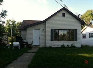 916 Walnut Dr, Greenfield, IN 46140