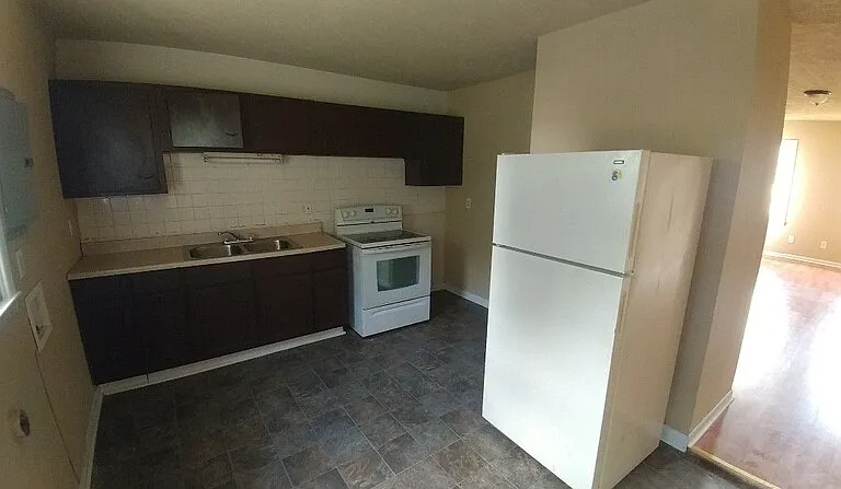 6005 Dickson Rd #4 — Photo 4