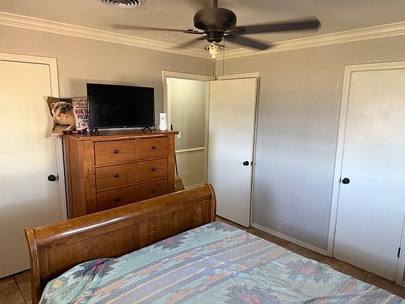 3rd image of 100 Aspen St