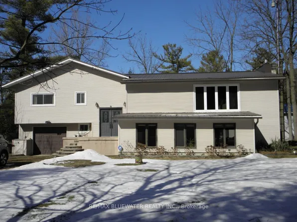 6386 Victoria Ave, Lambton Shores, ON N0N 1J2