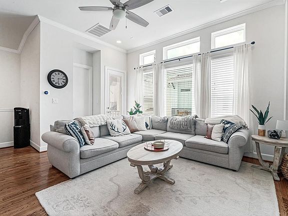 4th image of 508 W Donovan Street #D