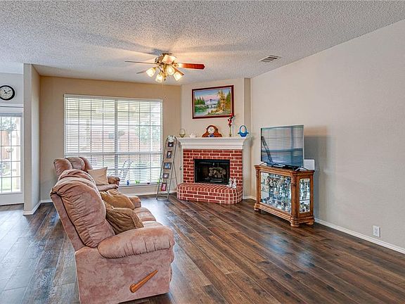5th image of 4904 Park Oak Ct