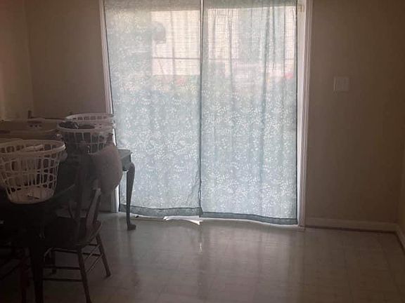 3rd image of 111 Robinson Aly
