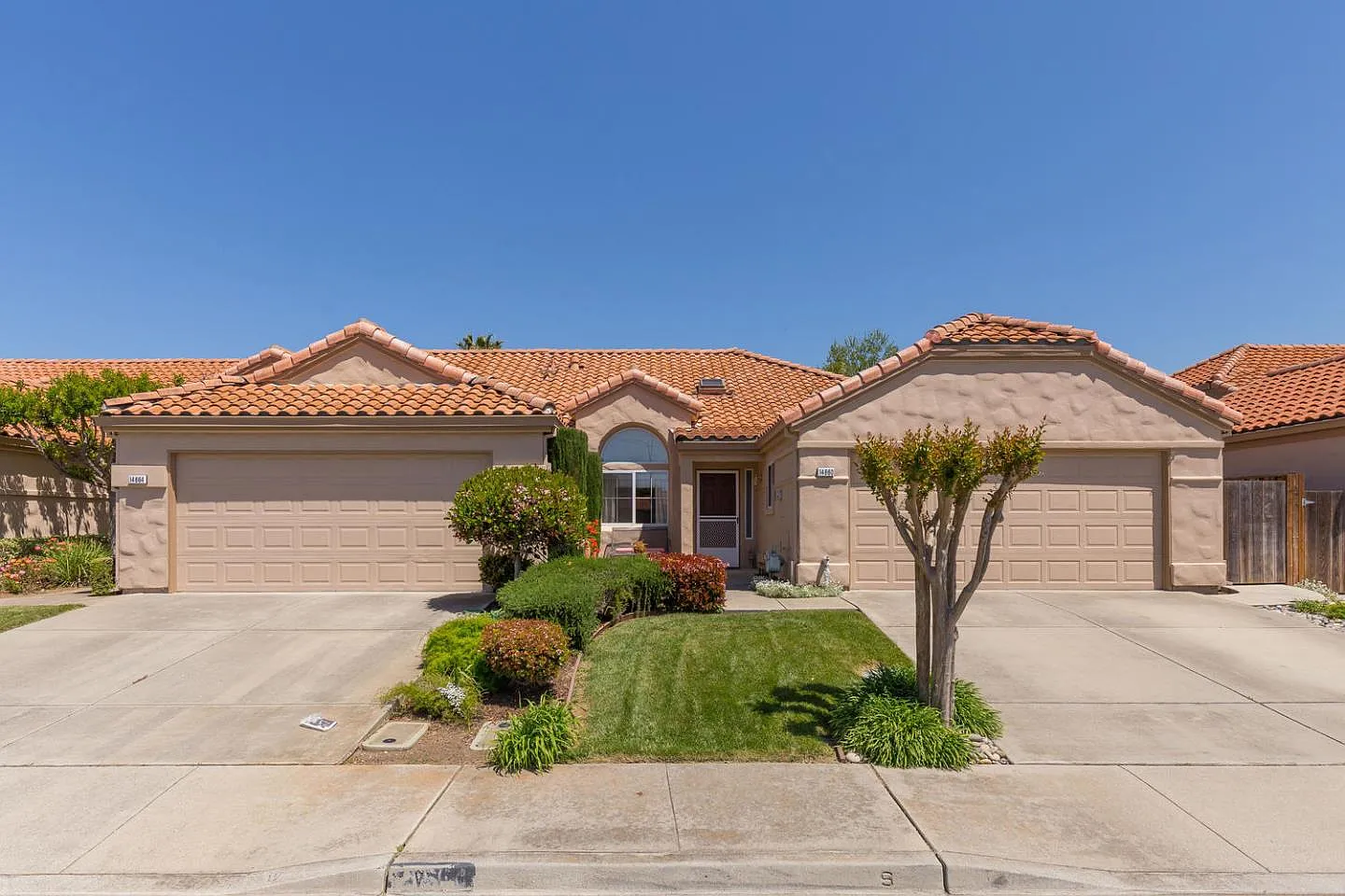 14660 Excaliber Ct photo 1