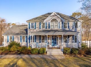 40 Fieldwood Dr, Sagamore Beach, MA 02562