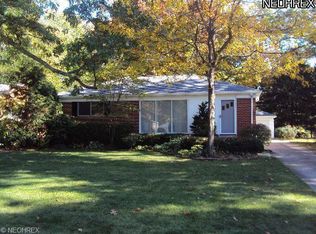 561 Woodlane Dr, Bay Village, OH