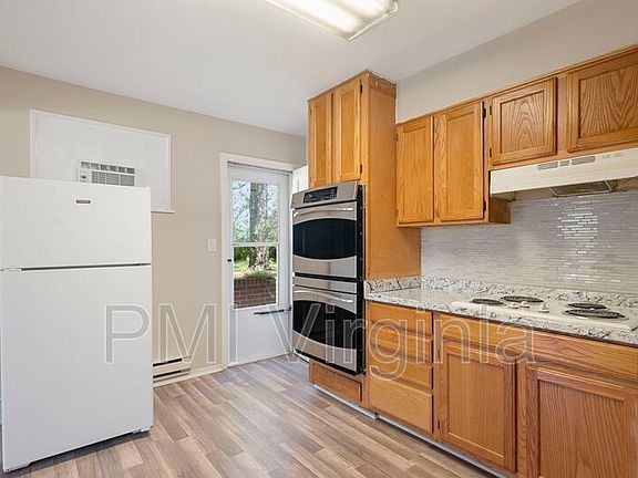 3rd image of 1615 Cardigan St #A
