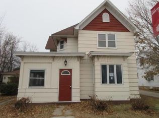 206 S Main St, Drayton, ND 58225
